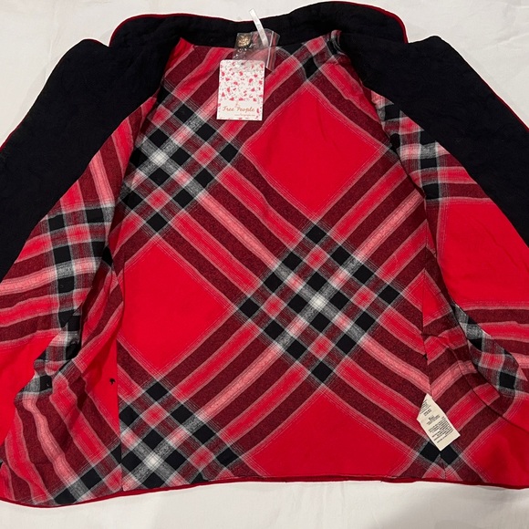 NWT Free People fabulously detailed, rare Navy cropped jacket! - Picture 6 of 7